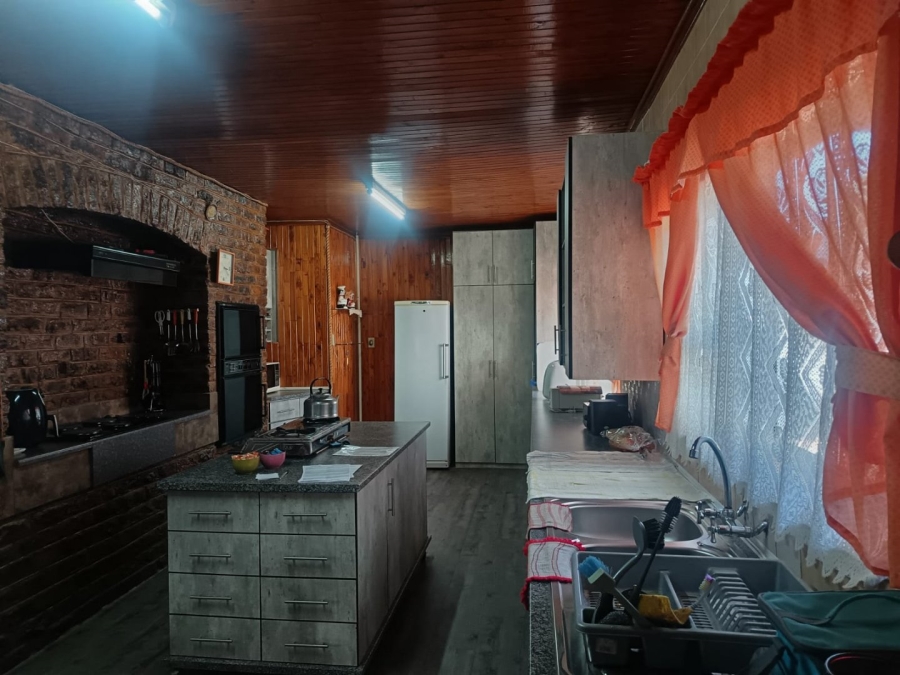 4 Bedroom Property for Sale in Heuwelsig Northern Cape